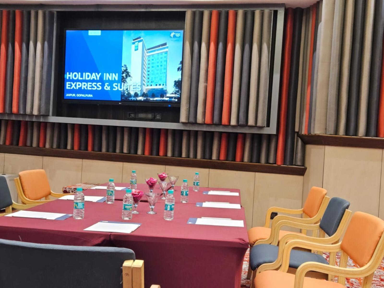 Holiday Inn Express & Suites Jaipur Gopalpura Εξωτερικό φωτογραφία